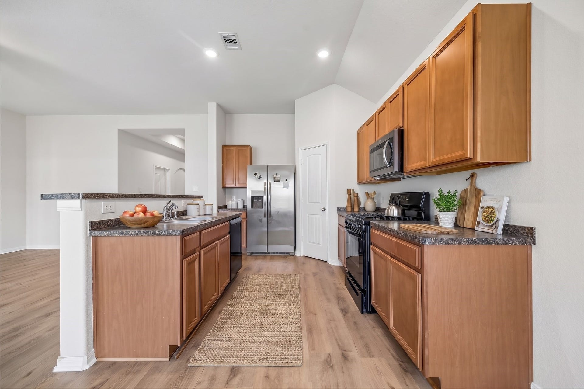 10750 Nyla Spring Street, Houston, TX 77016 10750 Nyla Spring Street, Houston, TX 77016
