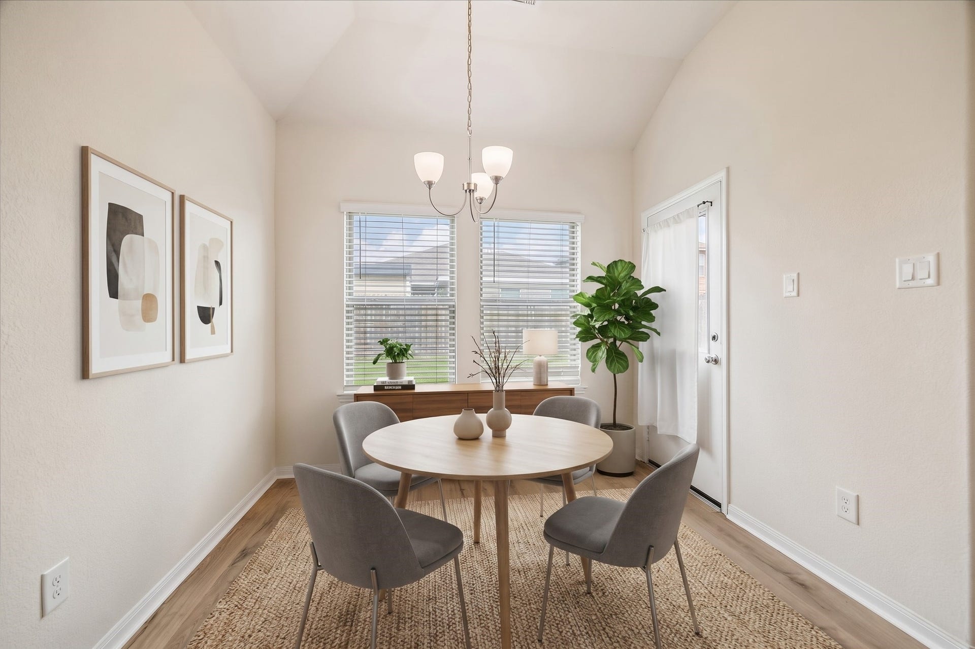 10750 Nyla Spring Street, Houston, TX 77016 10750 Nyla Spring Street, Houston, TX 77016