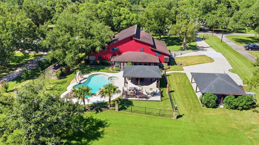 Property photo for 2803 County Road 145, Alvin, TX