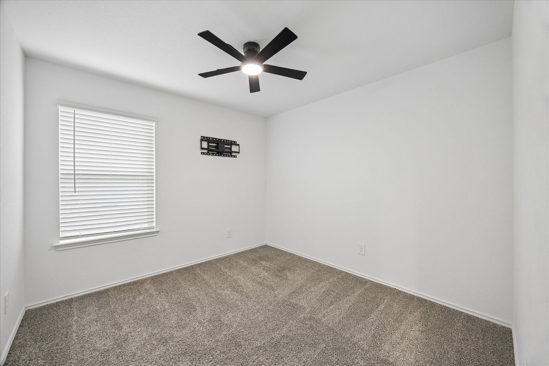 16691 Lonely Pines Drive, Conroe, TX 77302