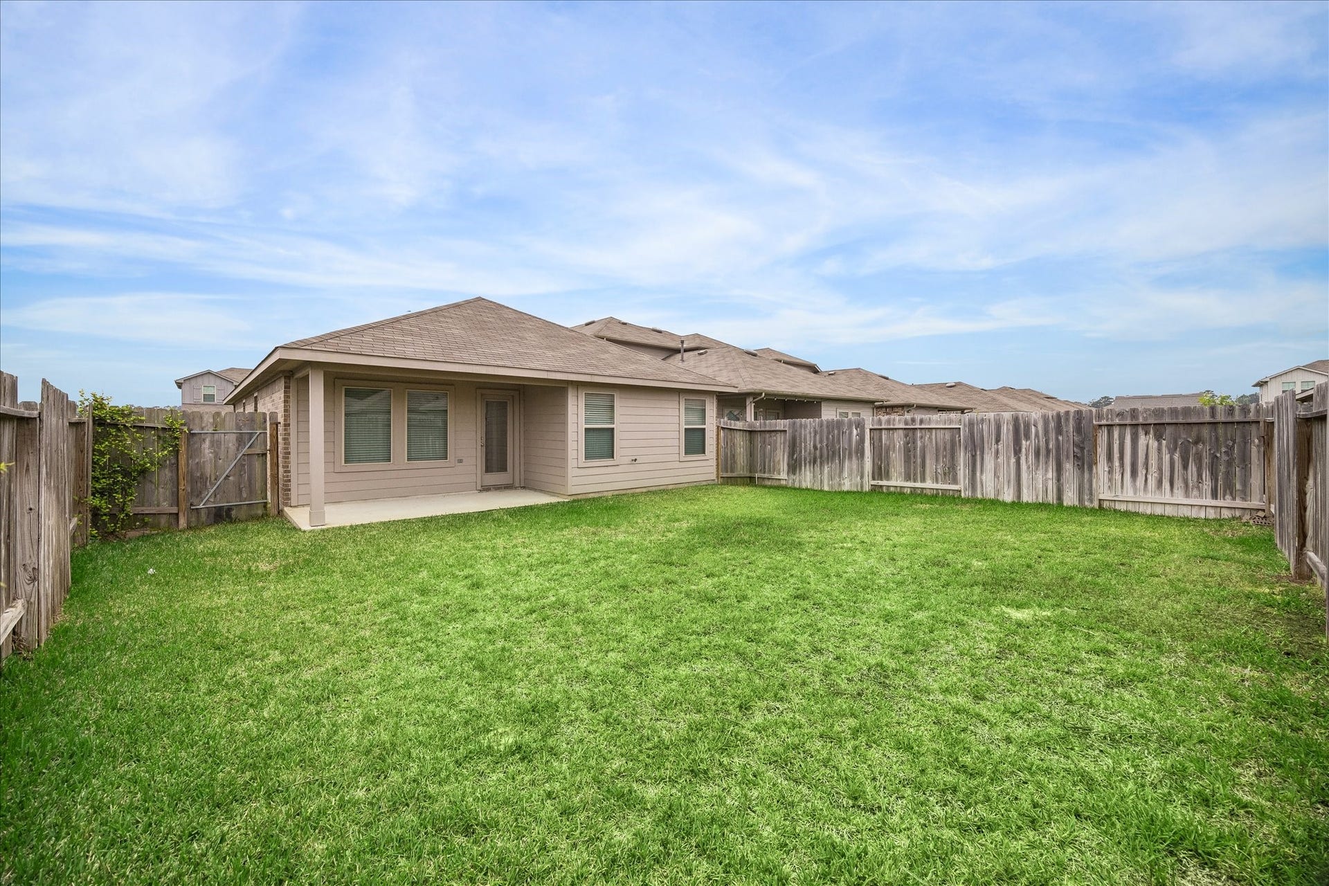 16691 Lonely Pines Drive, Conroe, TX 77302