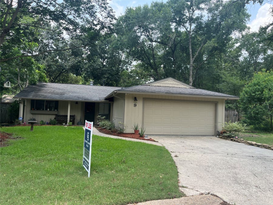 Property photo for 9 Wolfhound Lane, The Woodlands, TX