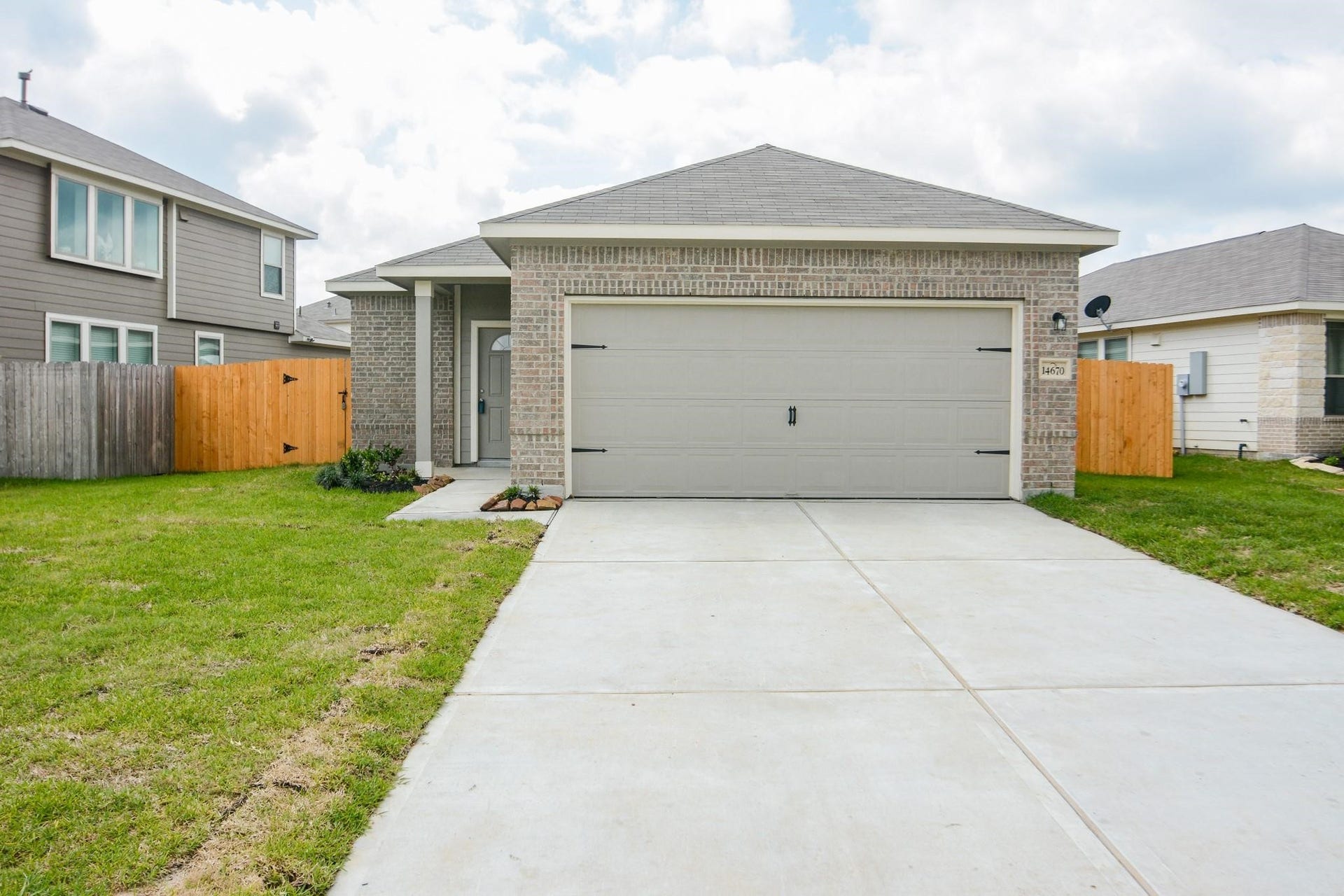14670 E Pine Heart Drive, Conroe, TX 77302 14670 E Pine Heart Drive, Conroe, TX 77302