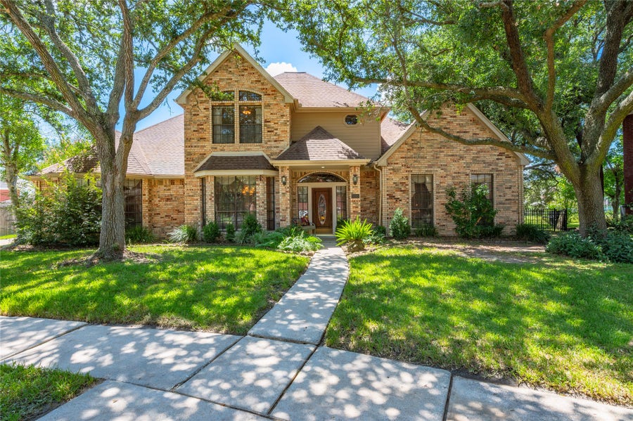 Property photo for 2207 Southern Hills Drive, League City, TX