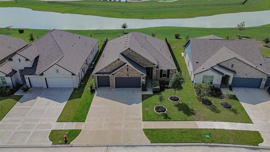 Property photo for 10707 Amador Peak Drive, Rosharon, TX