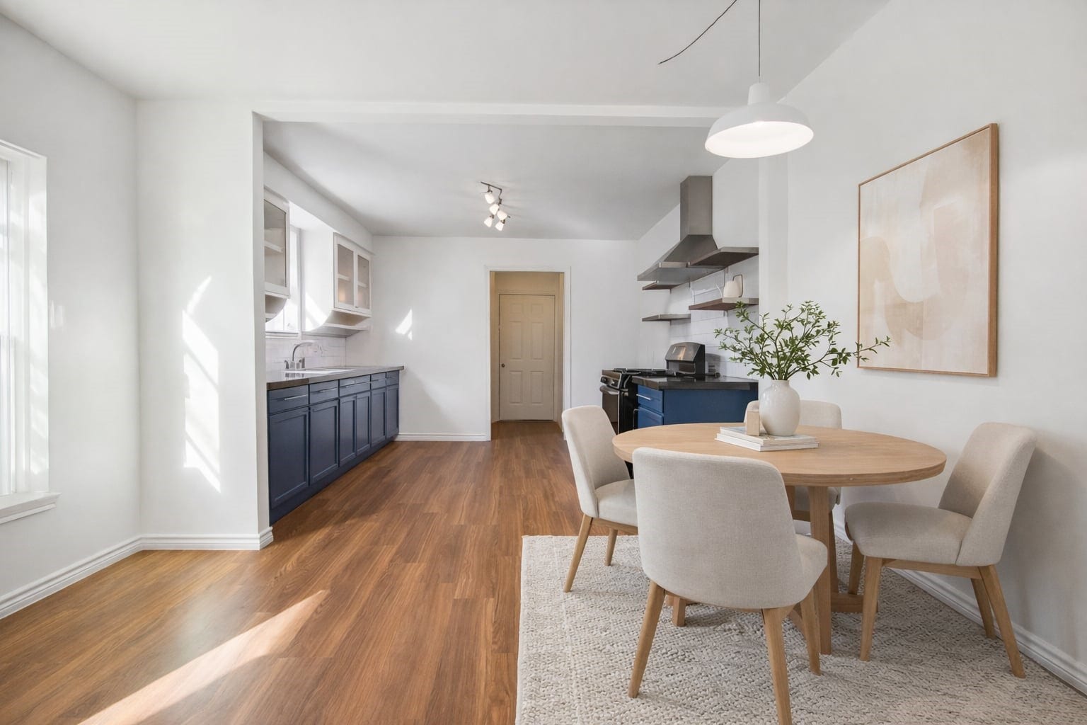 7933 Elwood Street, Houston, TX 77012 Virtually stage dinning