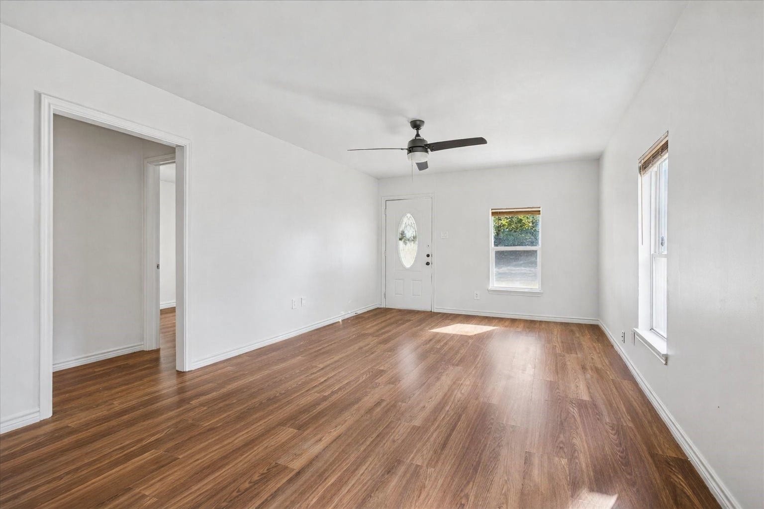 7933 Elwood Street, Houston, TX 77012 Living area