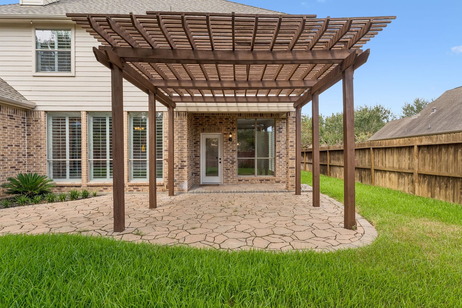 8210 Thunder Ridge Way, Missouri City, TX 77459 Another view of the pergola.