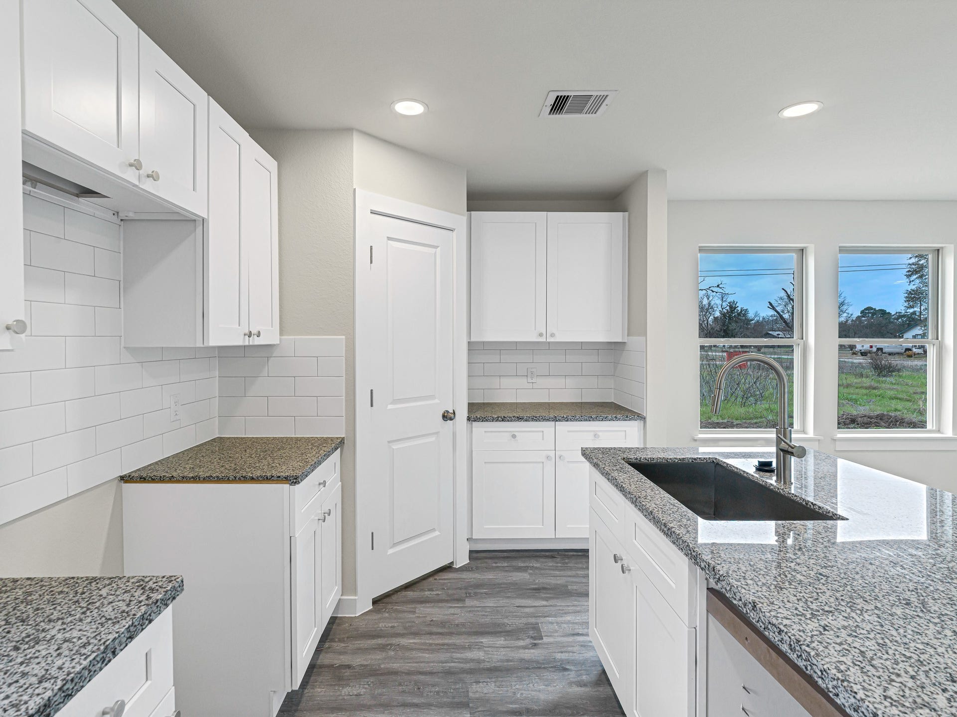 1010 4th Street, Hempstead, TX 77445 1010 4th Street, Hempstead, TX 77445
