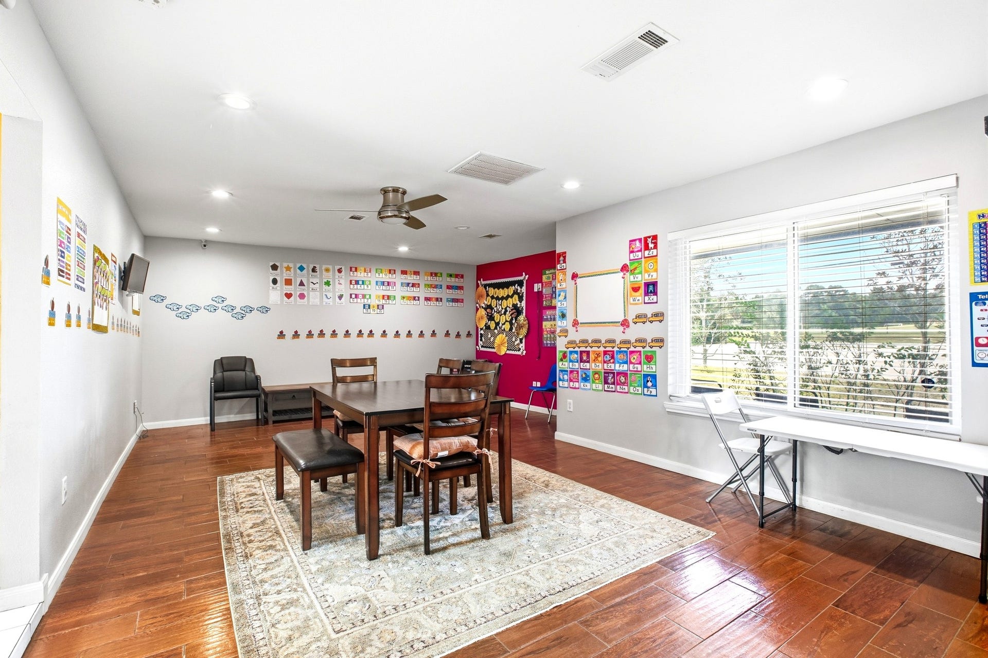 5302 Treaschwig Road, Spring, TX 77373 large room in 1st unit