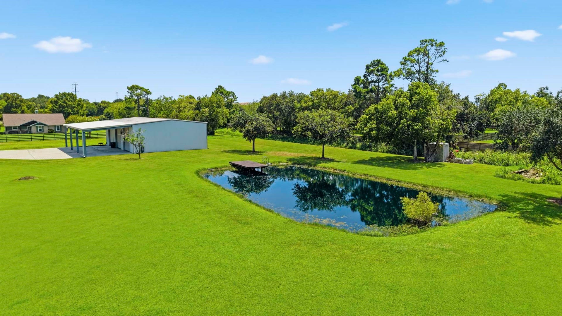 835 Hall Road, Alvin, TX 77511 Detached shop offering excellent storage and workspace