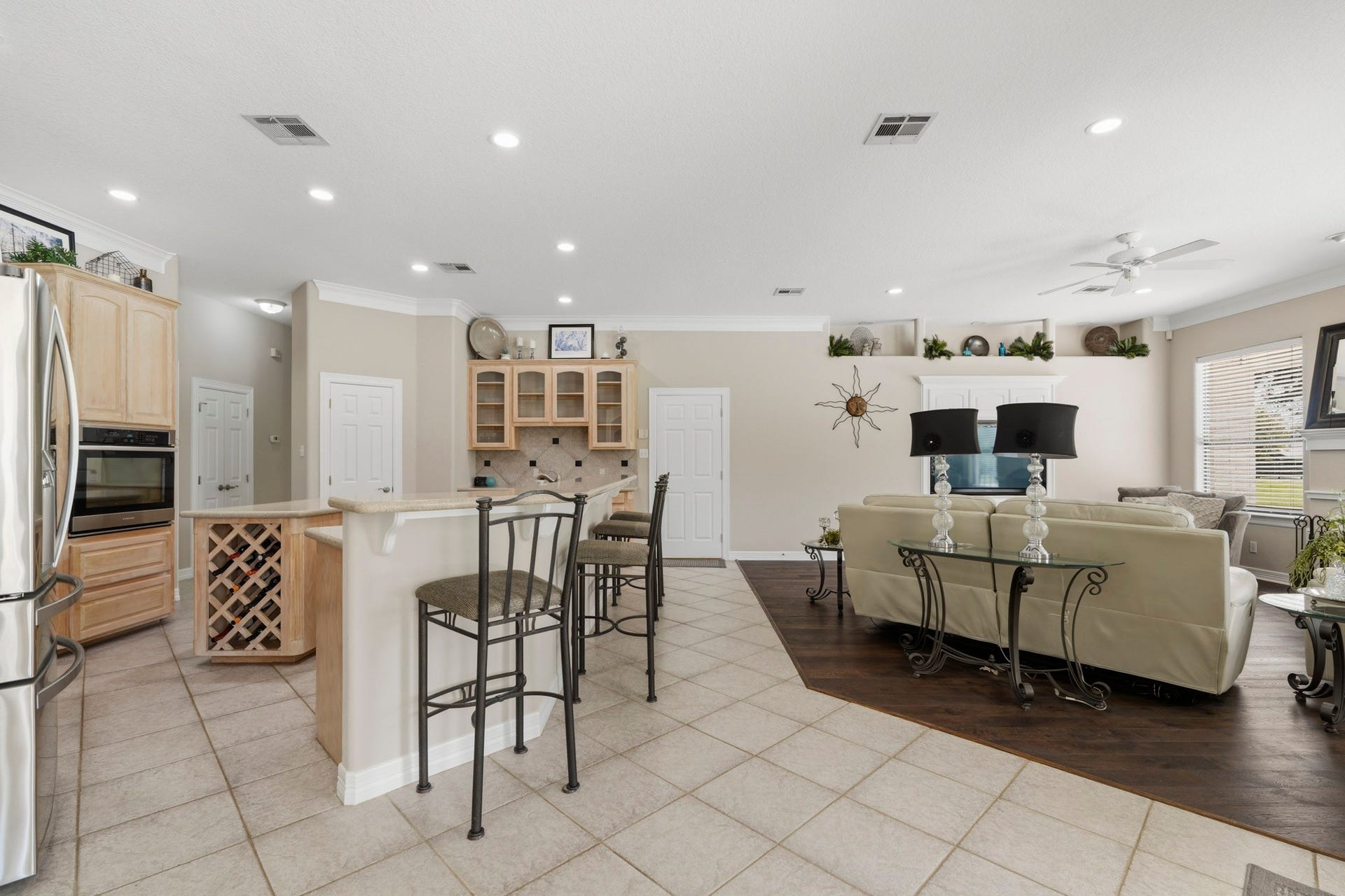 835 Hall Road, Alvin, TX 77511 Open floor plan provides an easy flow throughout the home