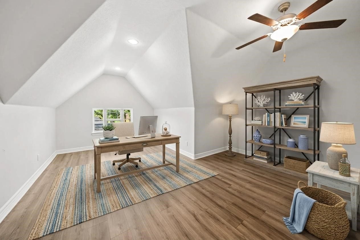 3204 Mckinney Drive, La Marque, TX 77568 Bedroom 4 staged as a home office.