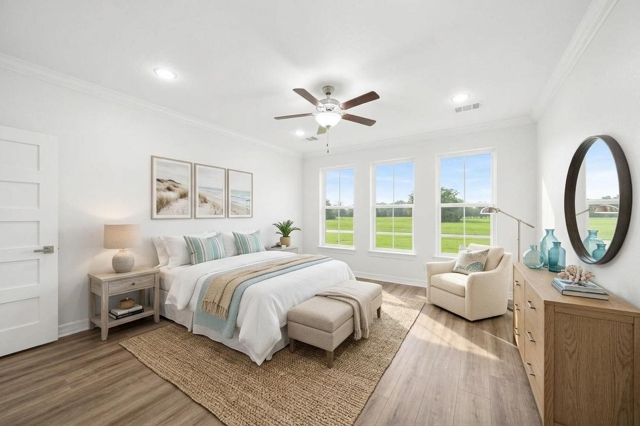 3204 Mckinney Drive, La Marque, TX 77568 Virtually staged Primary Bedroom.