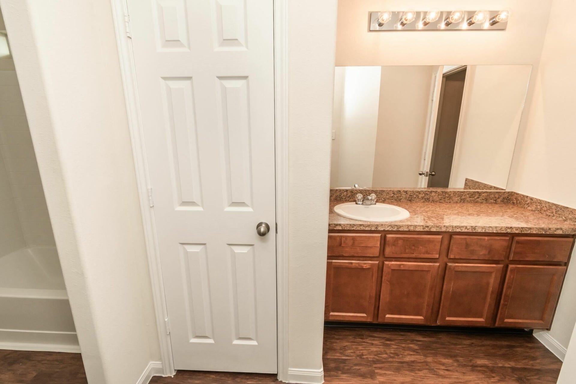 54 Santa Barbara Drive, Manvel, TX 77578 Photos may be representative of the floor plan and not the exact home. Finishes, layout, and features of the actual property for lease may vary.
