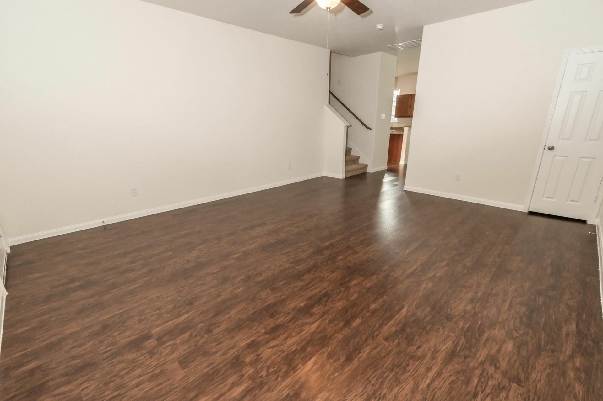 54 Santa Barbara Drive, Manvel, TX 77578 Photos may be representative of the floor plan and not the exact home. Finishes, layout, and features of the actual property for lease may vary.