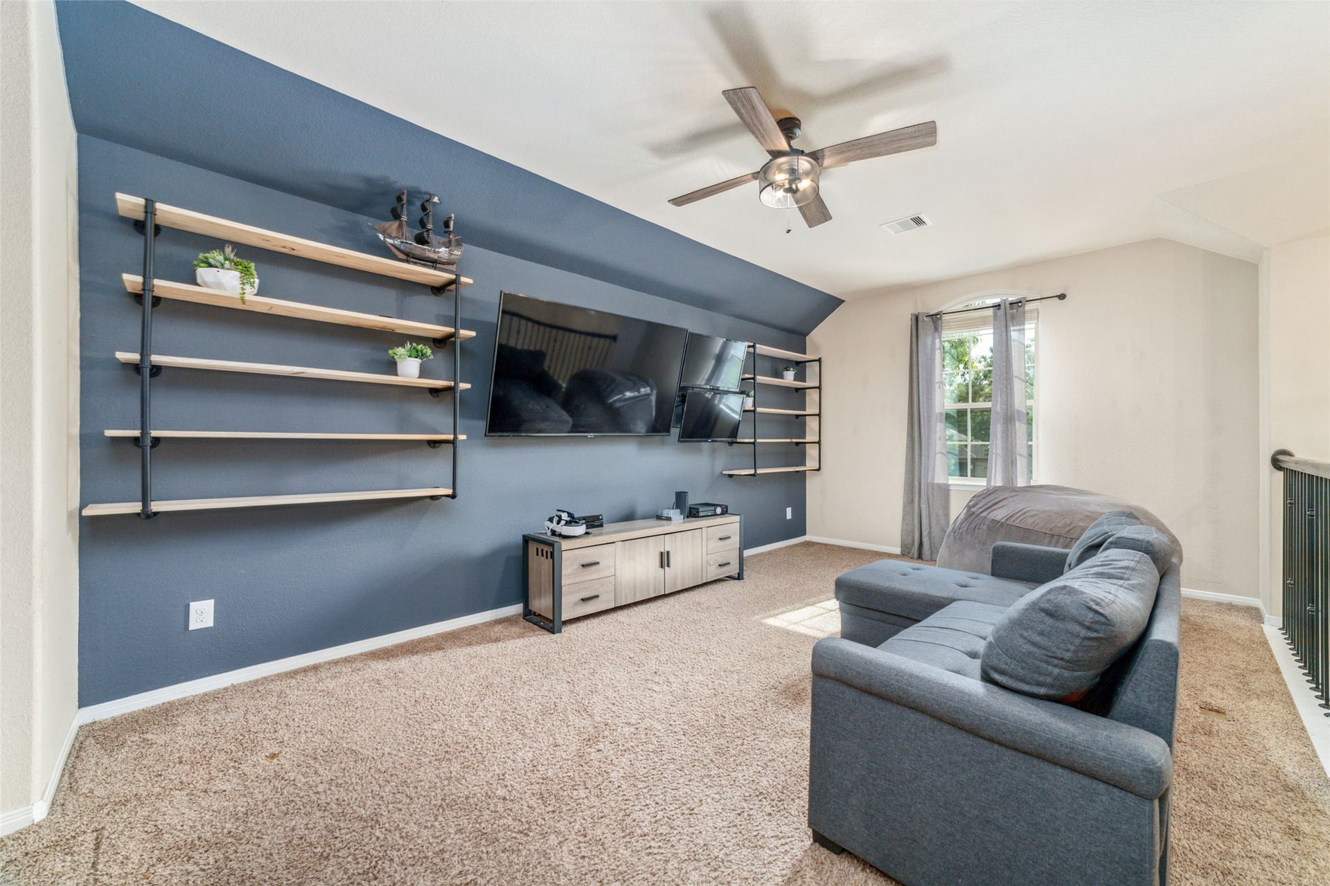 9239 Silver Back Trail, Conroe, TX 77303 9239 Silver Back Trail, Conroe, TX 77303