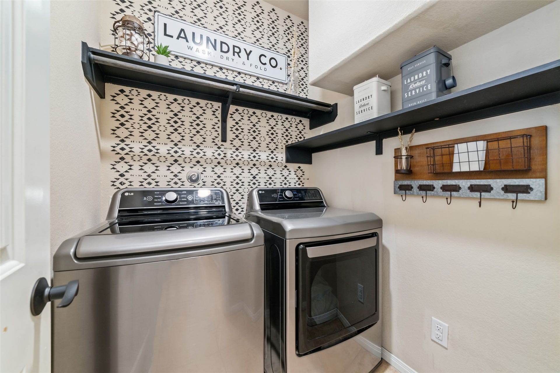 9239 Silver Back Trail, Conroe, TX 77303 9239 Silver Back Trail, Conroe, TX 77303