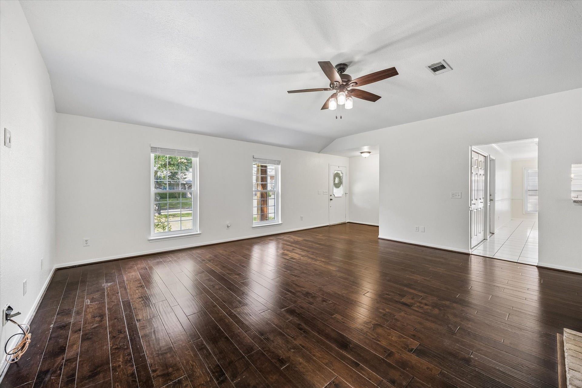 6 Cottage Grove Place, The Woodlands, TX 77381 Another view of that awesome family room.