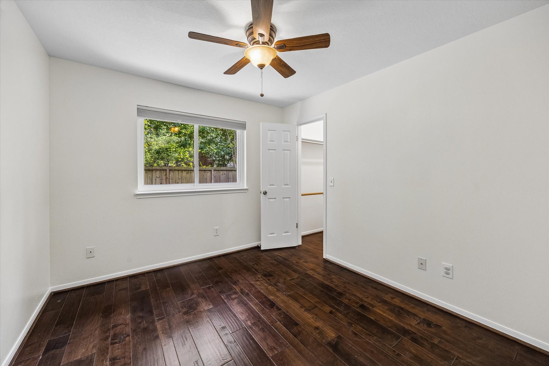 6 Cottage Grove Place, The Woodlands, TX 77381 6 Cottage Grove Place, The Woodlands, TX 77381