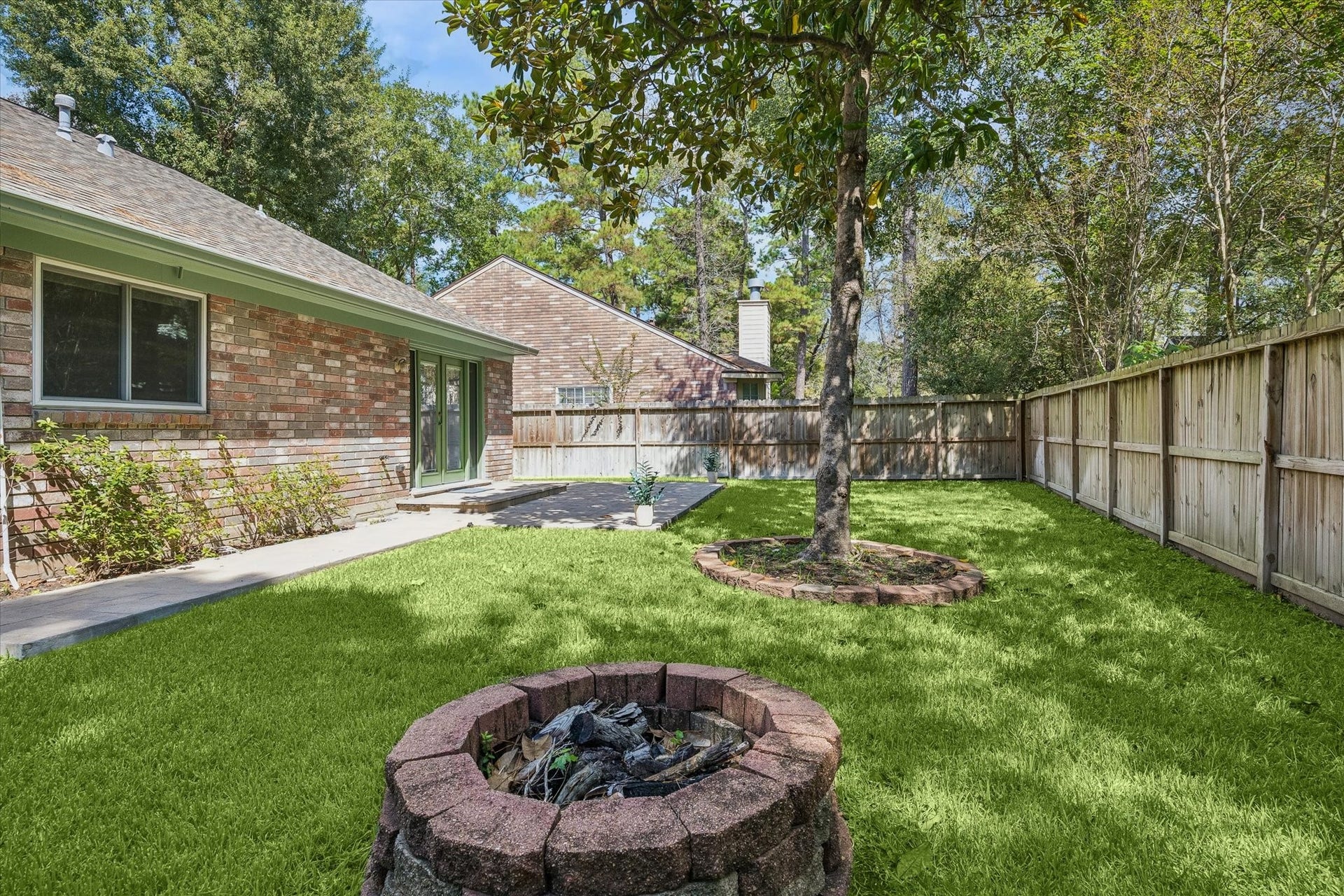 6 Cottage Grove Place, The Woodlands, TX 77381 6 Cottage Grove Place, The Woodlands, TX 77381
