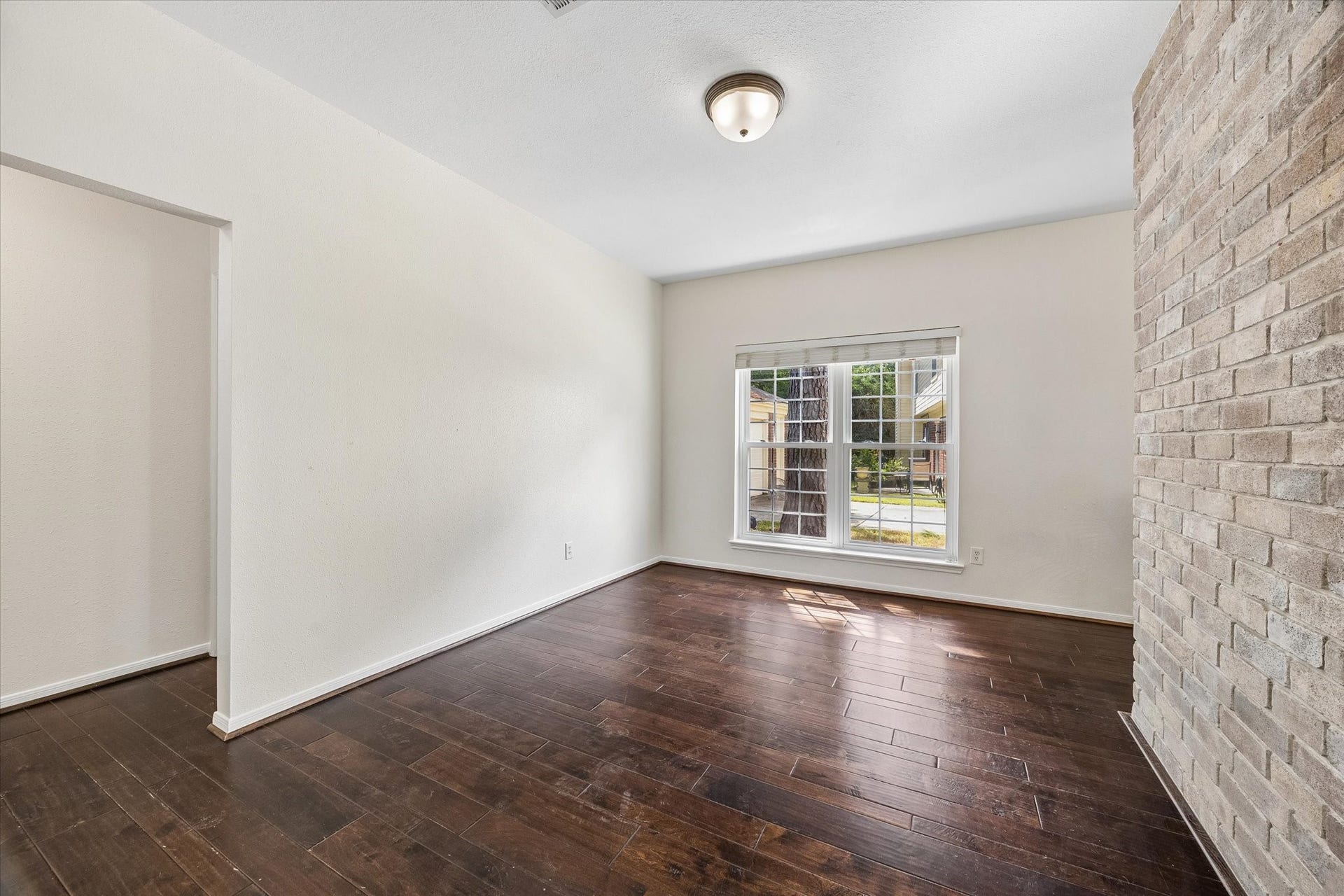 6 Cottage Grove Place, The Woodlands, TX 77381 6 Cottage Grove Place, The Woodlands, TX 77381