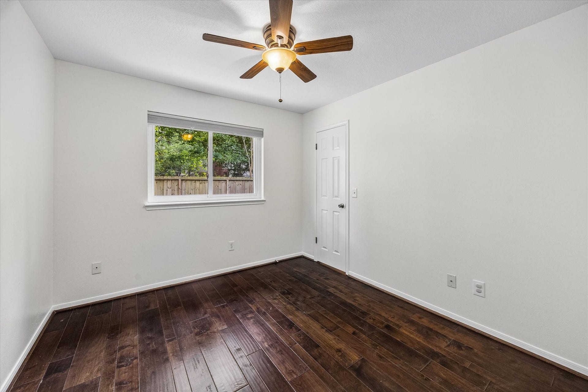 6 Cottage Grove Place, The Woodlands, TX 77381 6 Cottage Grove Place, The Woodlands, TX 77381
