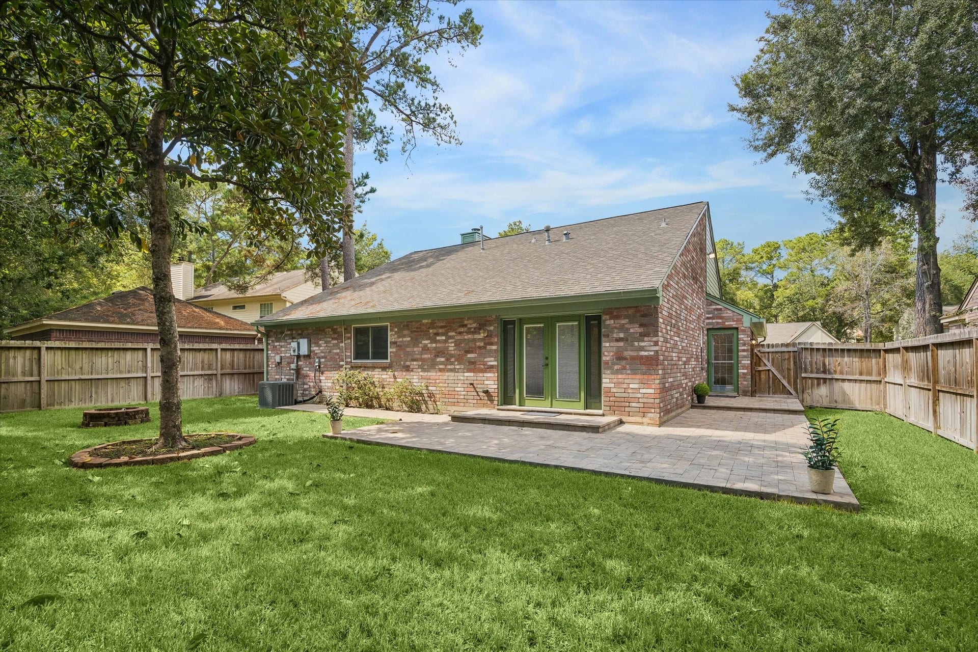 6 Cottage Grove Place, The Woodlands, TX 77381 6 Cottage Grove Place, The Woodlands, TX 77381