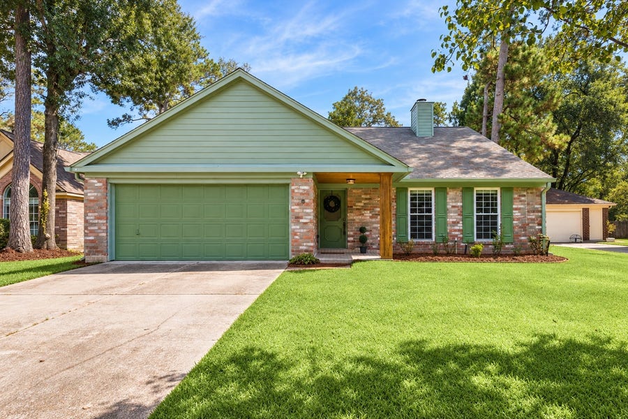 Property photo for 6 Cottage Grove Place, The Woodlands, TX