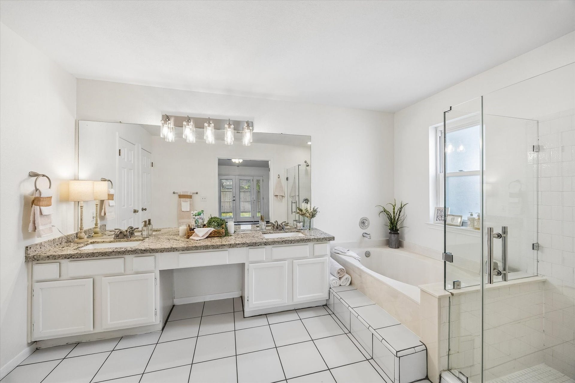 6 Cottage Grove Place, The Woodlands, TX 77381 6 Cottage Grove Place, The Woodlands, TX 77381
