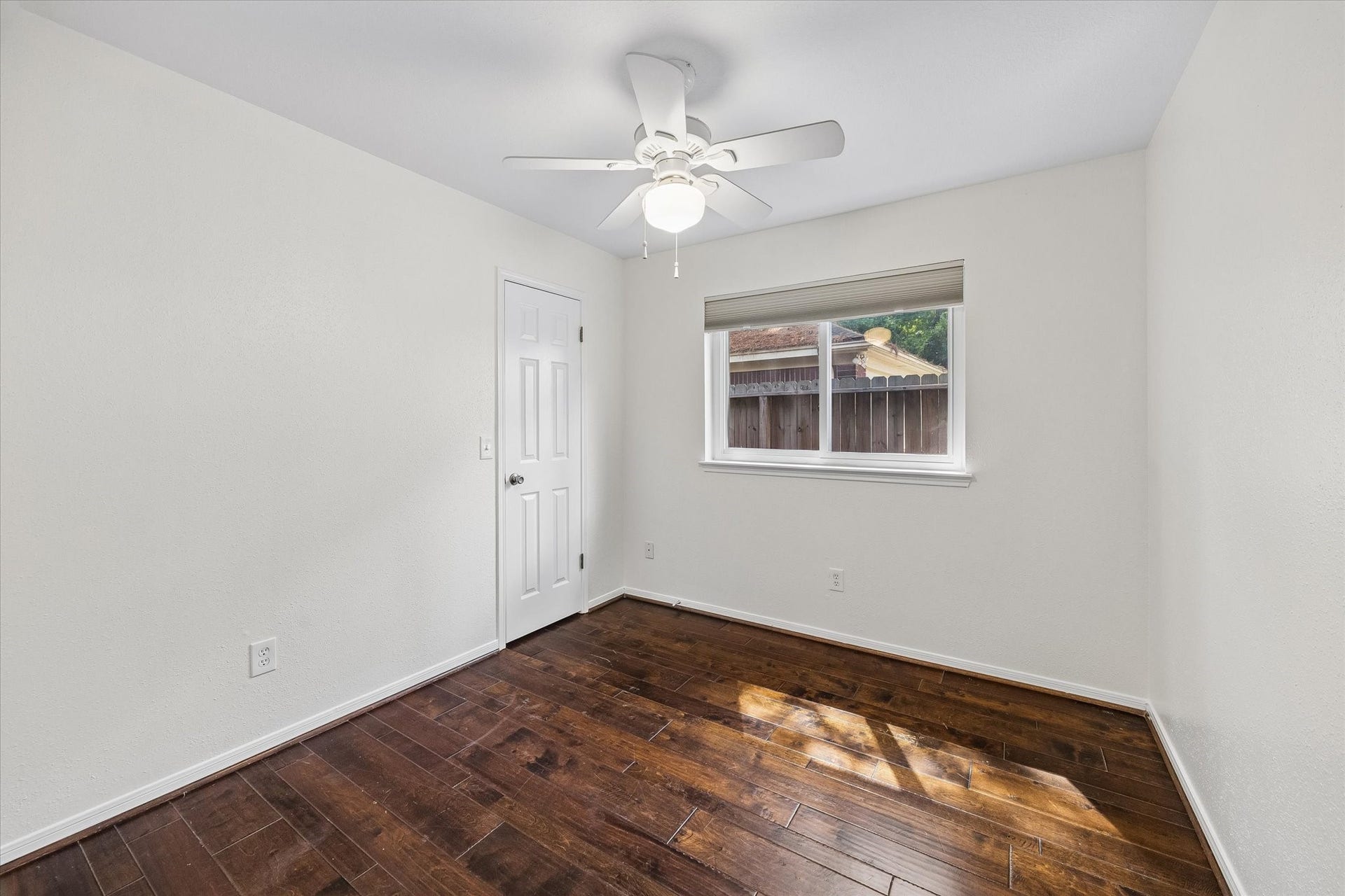 6 Cottage Grove Place, The Woodlands, TX 77381 6 Cottage Grove Place, The Woodlands, TX 77381