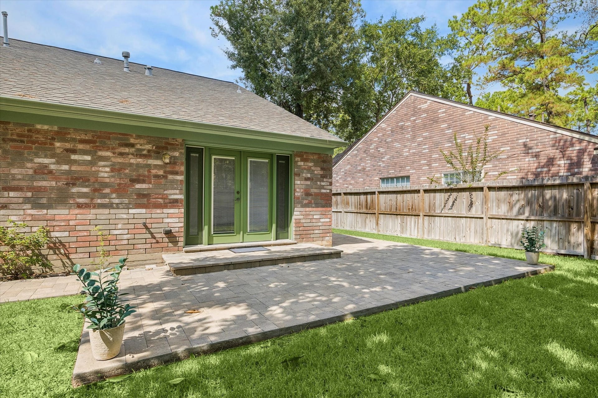 6 Cottage Grove Place, The Woodlands, TX 77381 6 Cottage Grove Place, The Woodlands, TX 77381