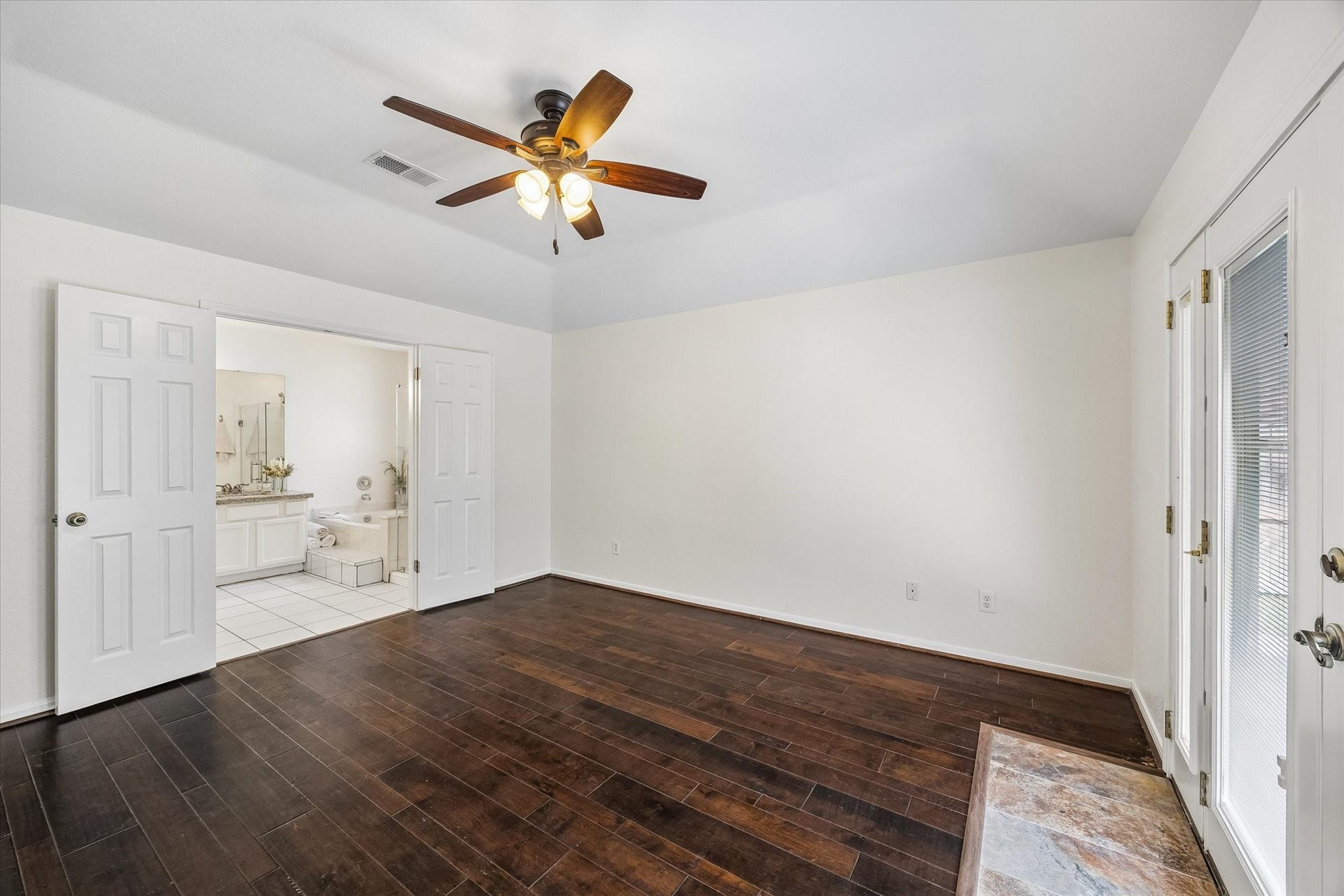 6 Cottage Grove Place, The Woodlands, TX 77381 6 Cottage Grove Place, The Woodlands, TX 77381