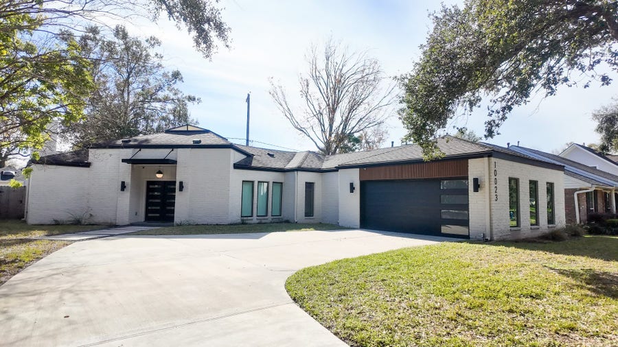 Property photo for 10023 Piping Rock Lane, Houston, TX