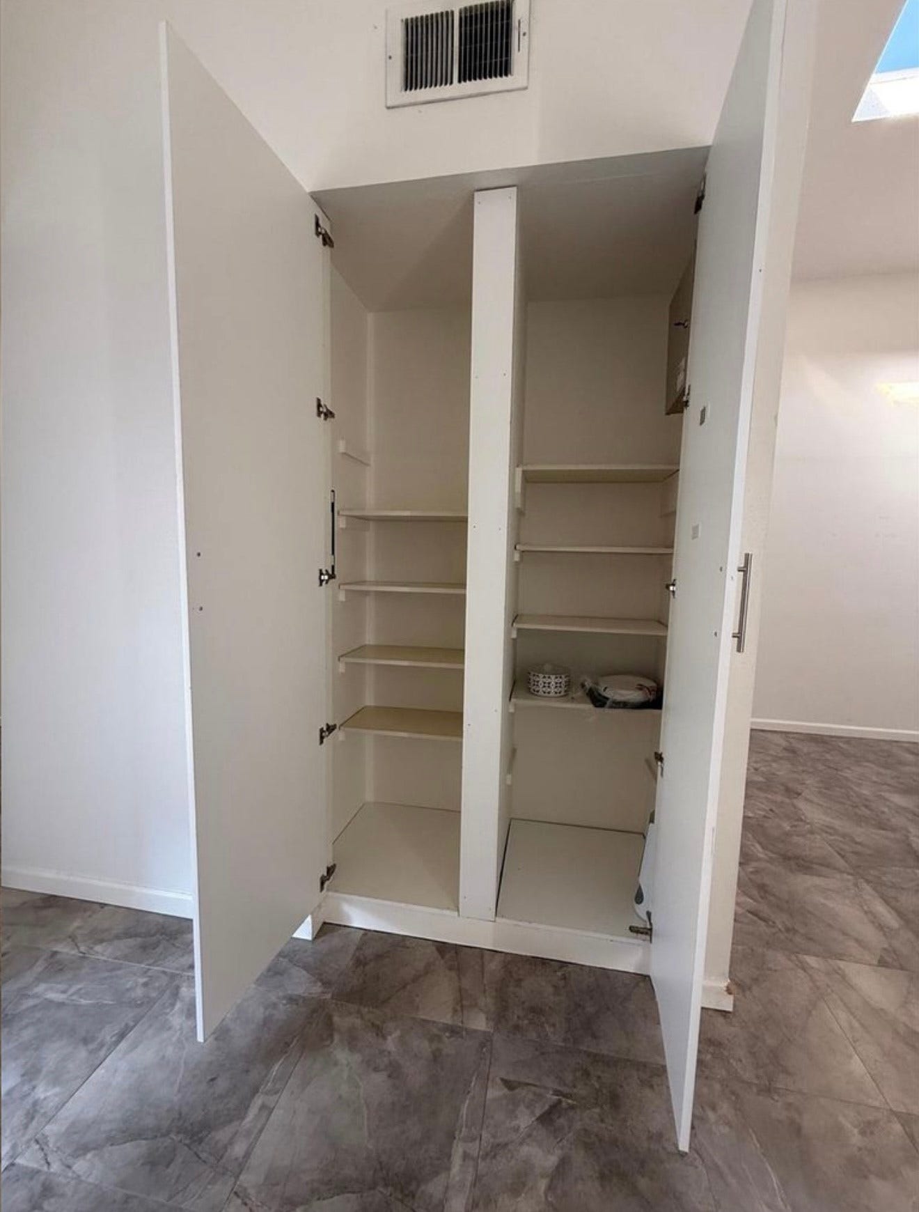12550 Newbrook Drive, Houston, TX 77072 Pantry