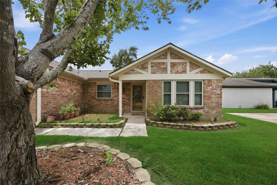 Property photo for 154 Evanston Street, Houston, TX
