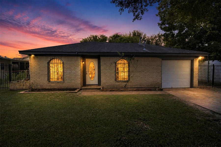 Property photo for 1106 Mooney Road, Houston, TX