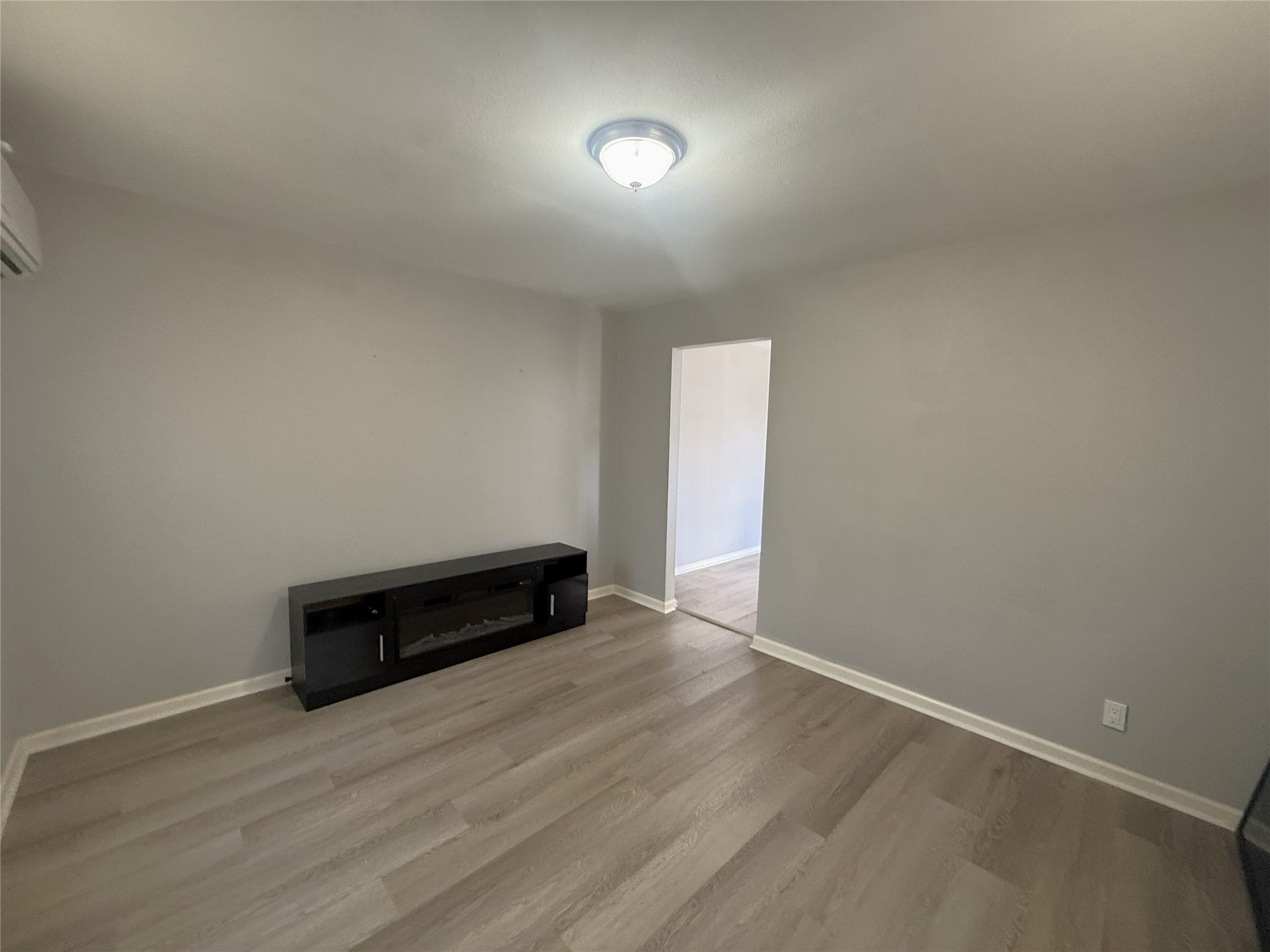 4319 Chapman Street, Houston, TX 77009