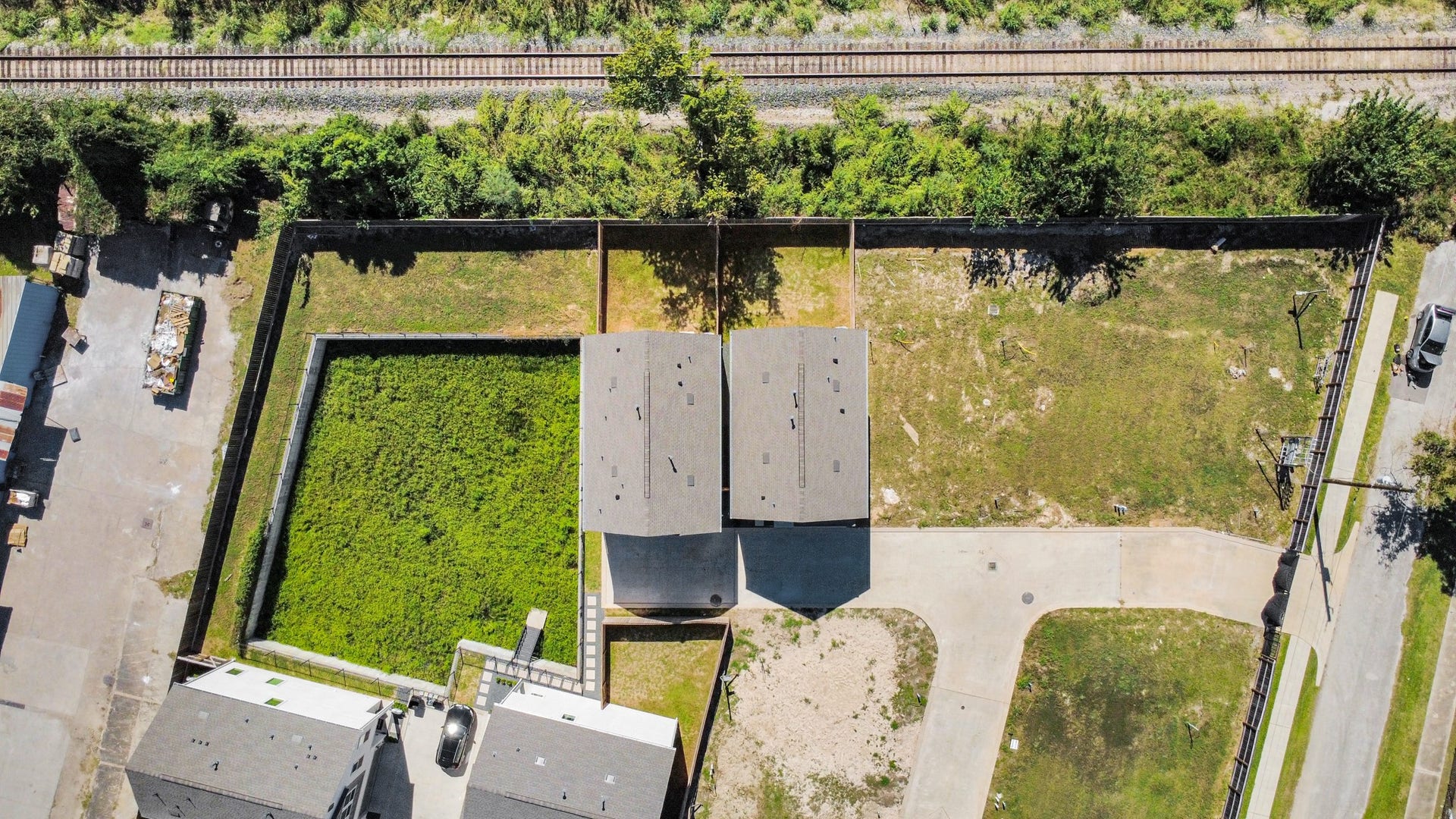 5250 & 5252 Texas Street, Houston, TX 77011 5250 & 5252 Texas Street, Houston, TX 77011