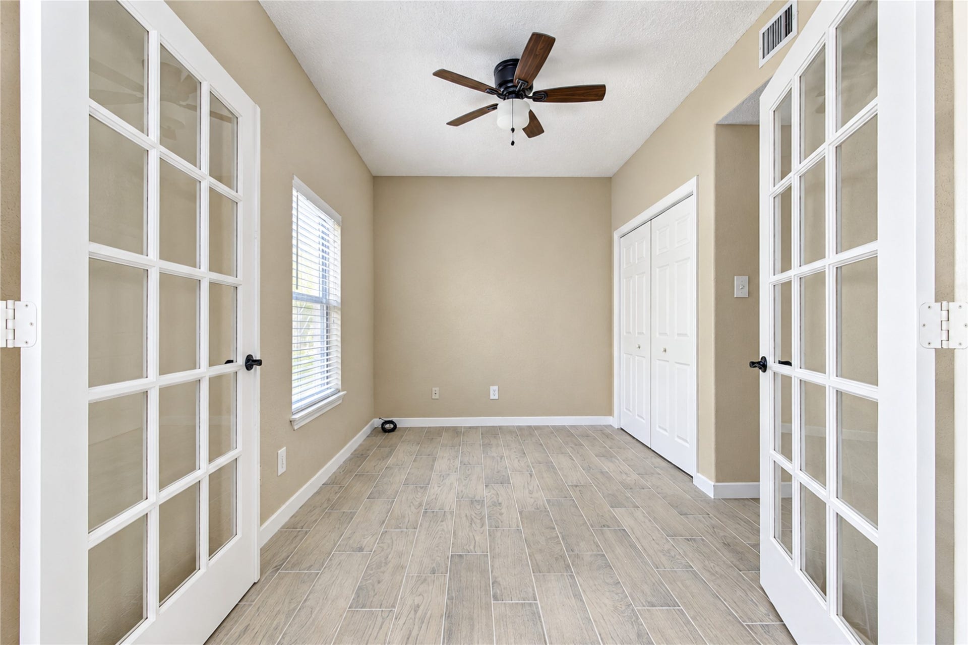 706 Bering Drive, #103, Houston, TX 77057 706 Bering Drive, #103, Houston, TX 77057