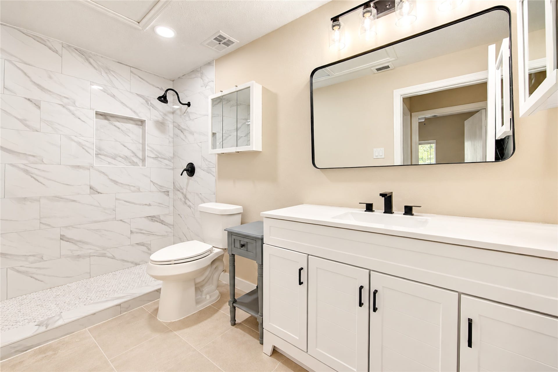 706 Bering Drive, #103, Houston, TX 77057 706 Bering Drive, #103, Houston, TX 77057
