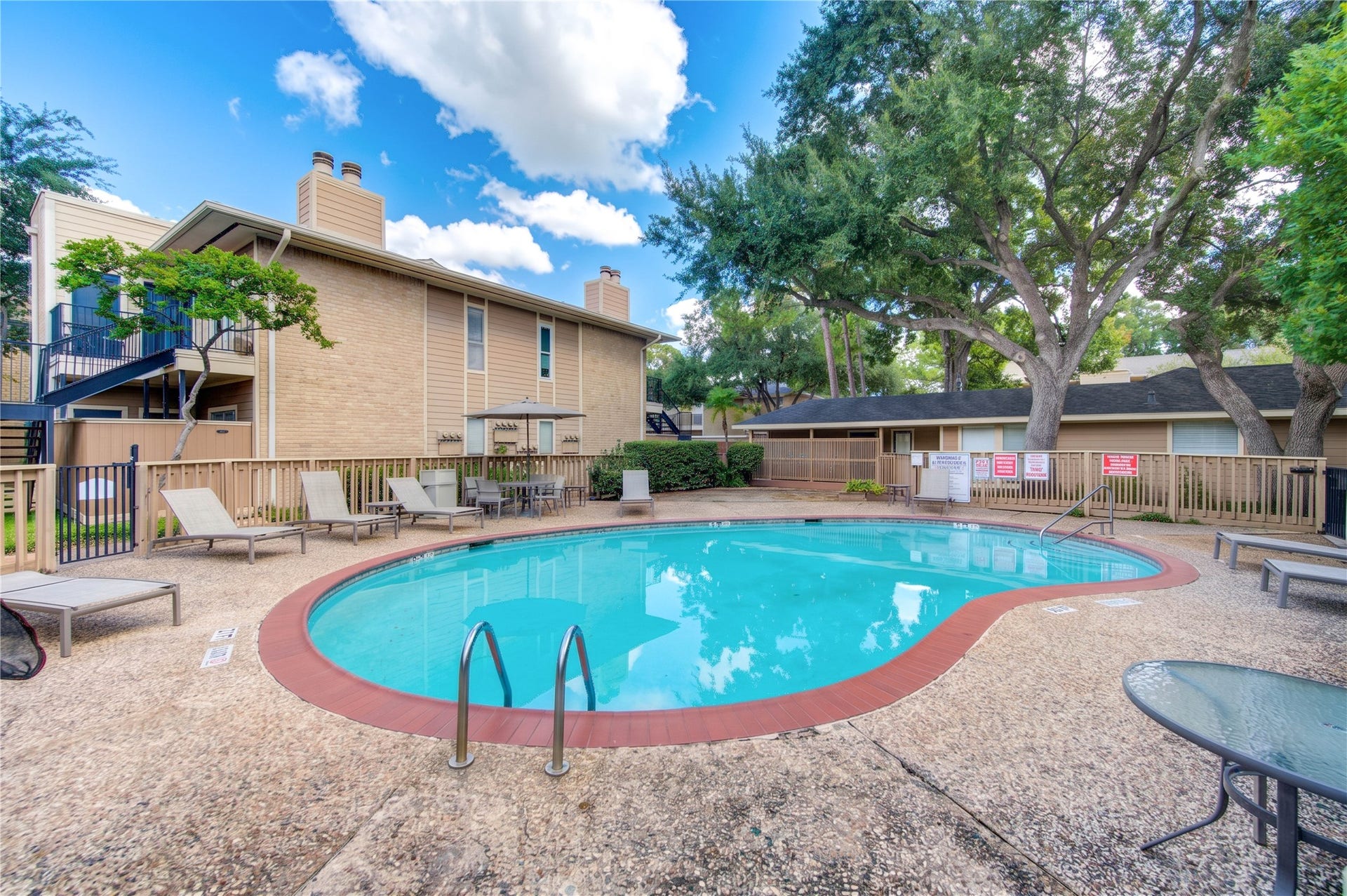 706 Bering Drive, #103, Houston, TX 77057 706 Bering Drive, #103, Houston, TX 77057