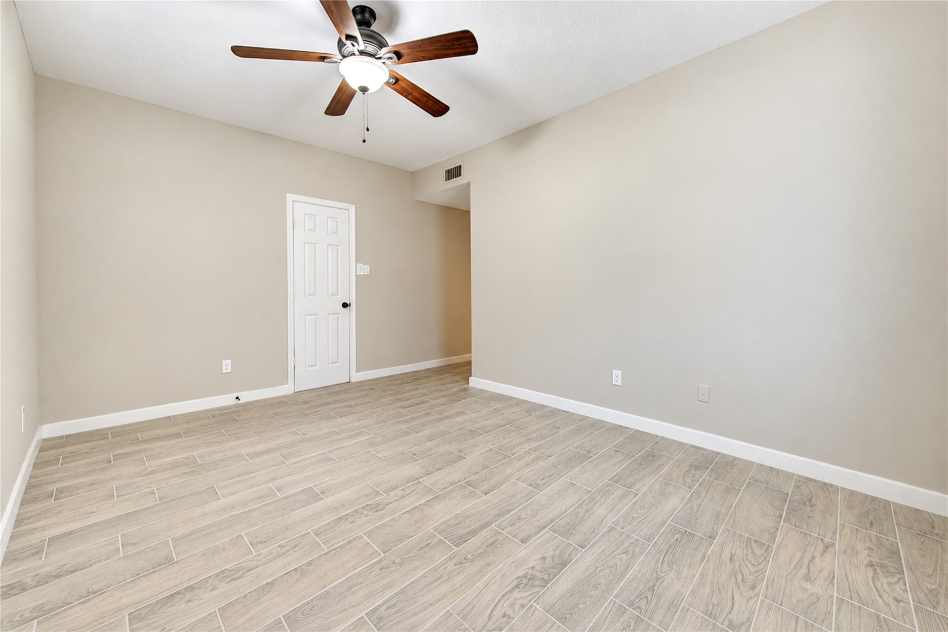 706 Bering Drive, #103, Houston, TX 77057 706 Bering Drive, #103, Houston, TX 77057