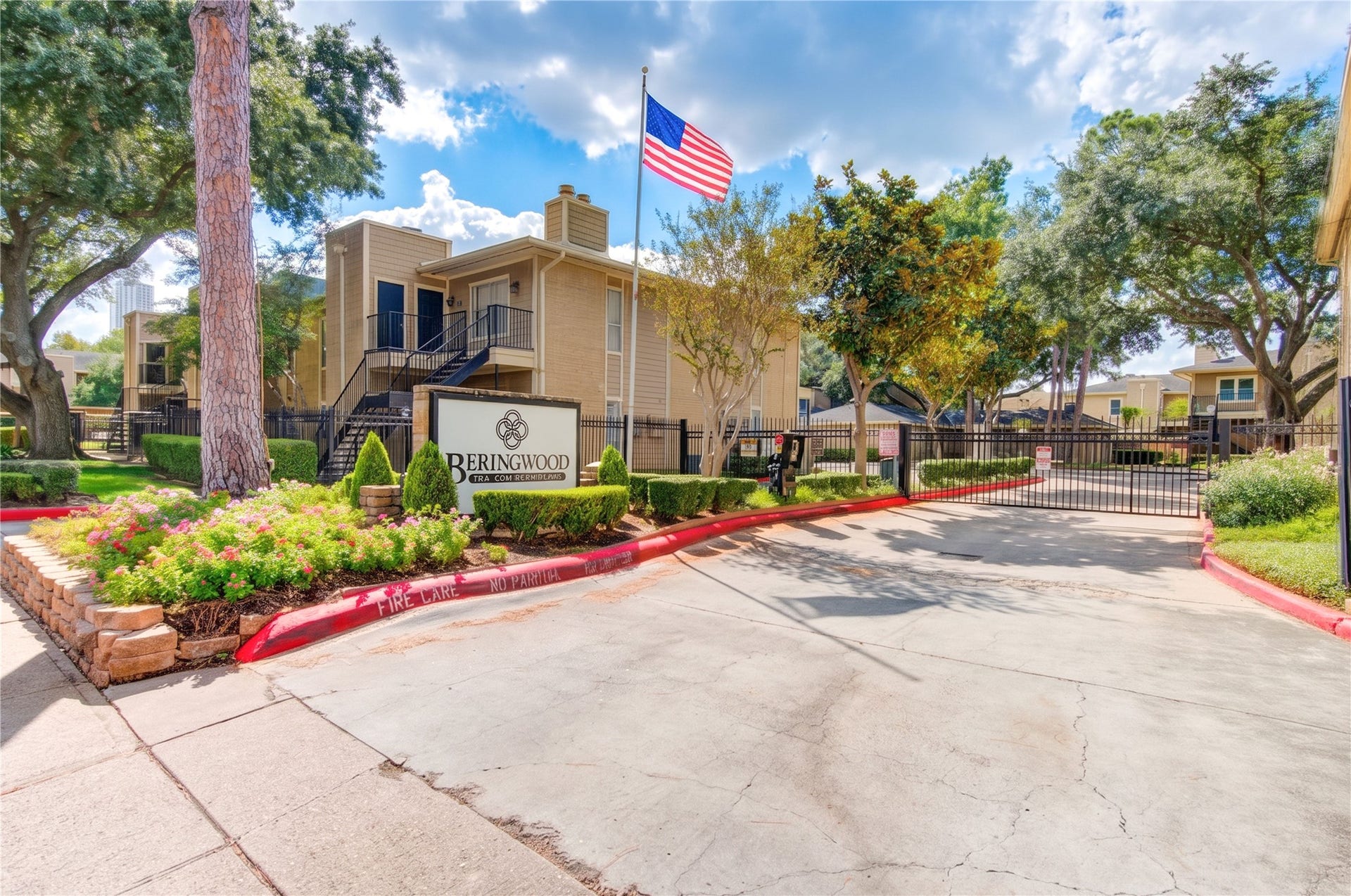 706 Bering Drive, #103, Houston, TX 77057 706 Bering Drive, #103, Houston, TX 77057