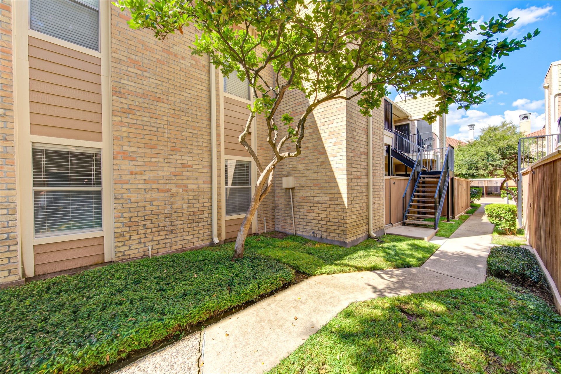 706 Bering Drive, #103, Houston, TX 77057 706 Bering Drive, #103, Houston, TX 77057