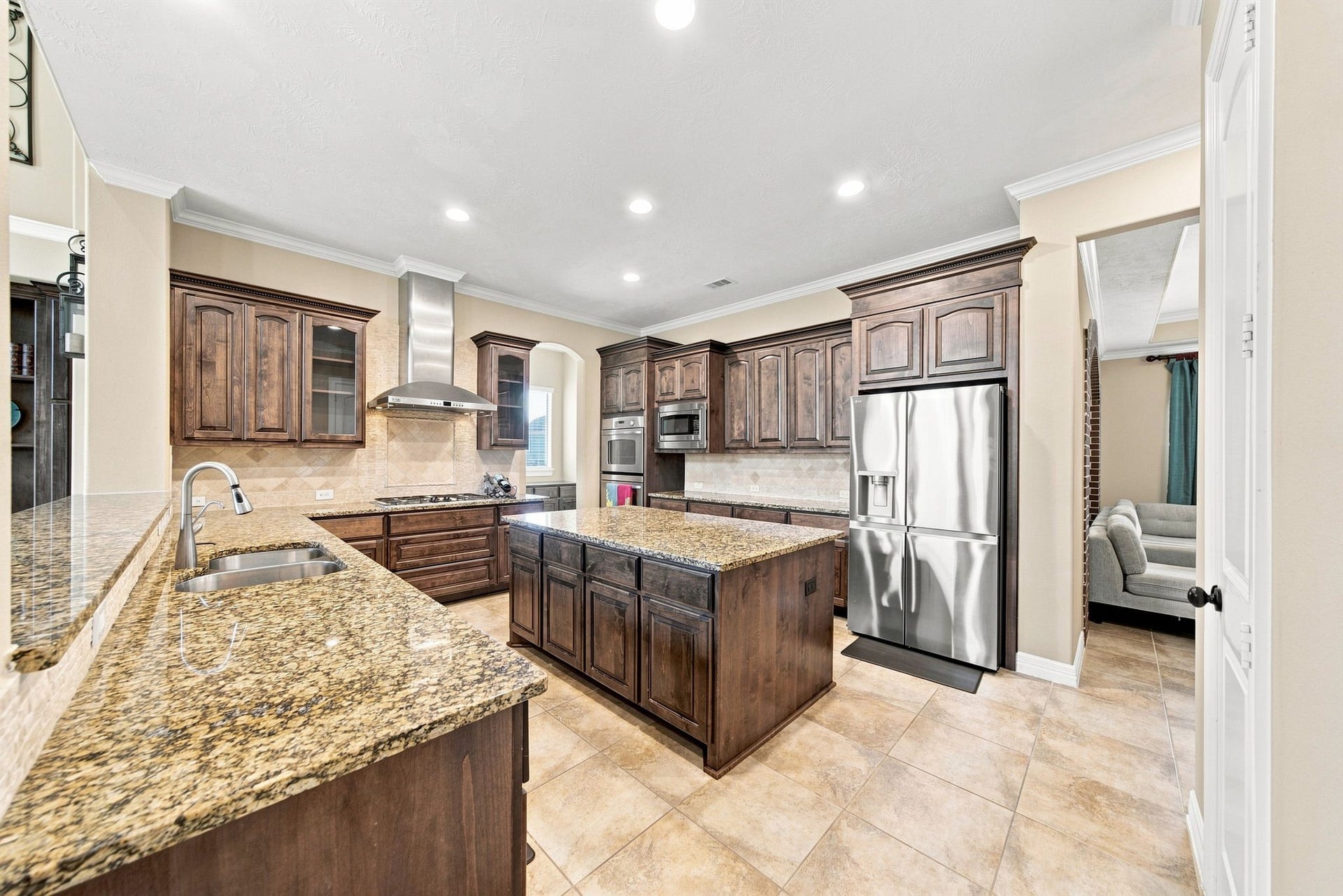 2407 Mallorca Pass, League City, TX 77573 Kitchen