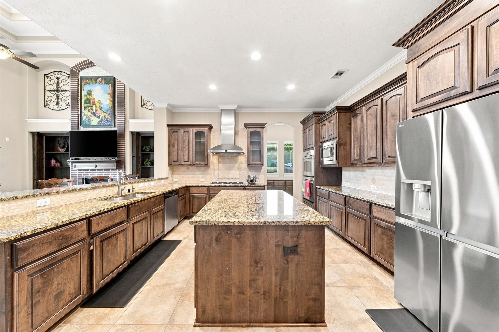 2407 Mallorca Pass, League City, TX 77573 Kitchen