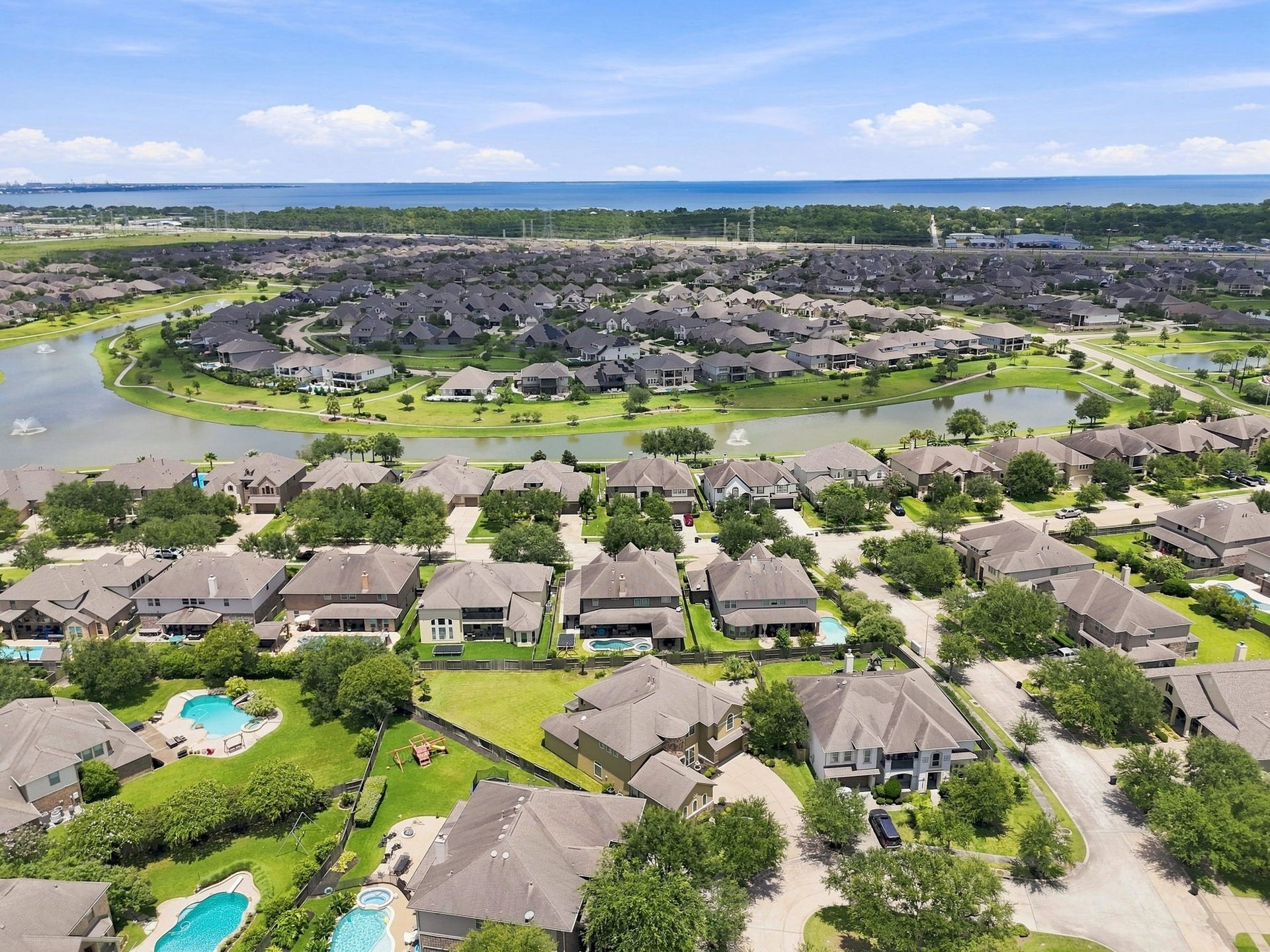 2407 Mallorca Pass, League City, TX 77573 2407 Mallorca Pass, League City, TX 77573