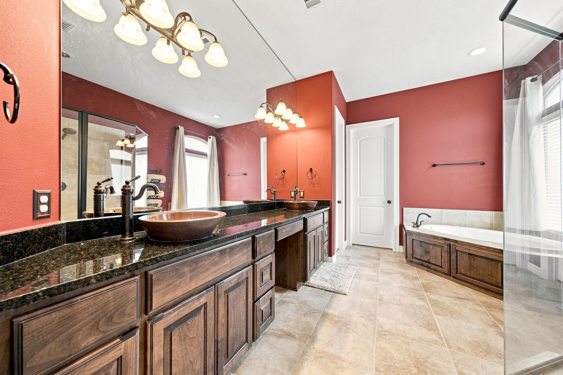 2407 Mallorca Pass, League City, TX 77573 Primary Bathroom