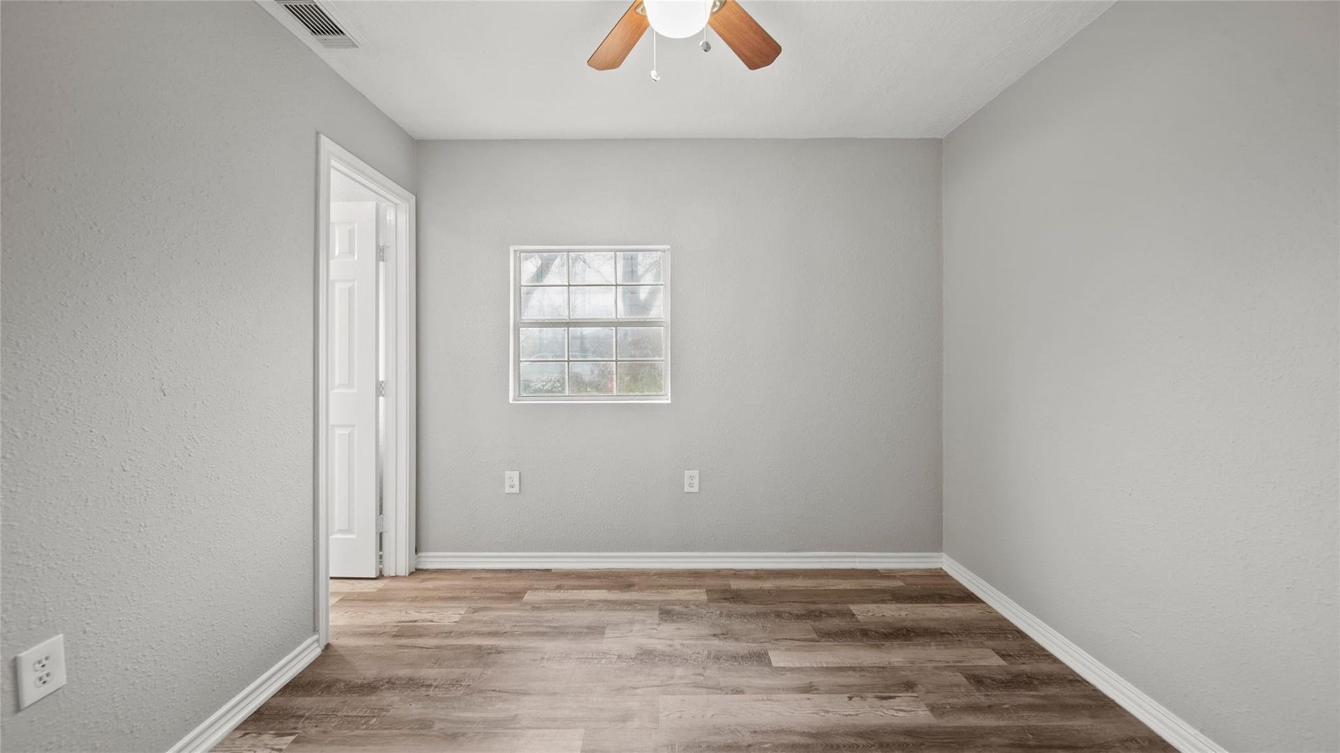234 E Texas Street, Brazoria, TX 77422 234 E Texas Street, Brazoria, TX 77422